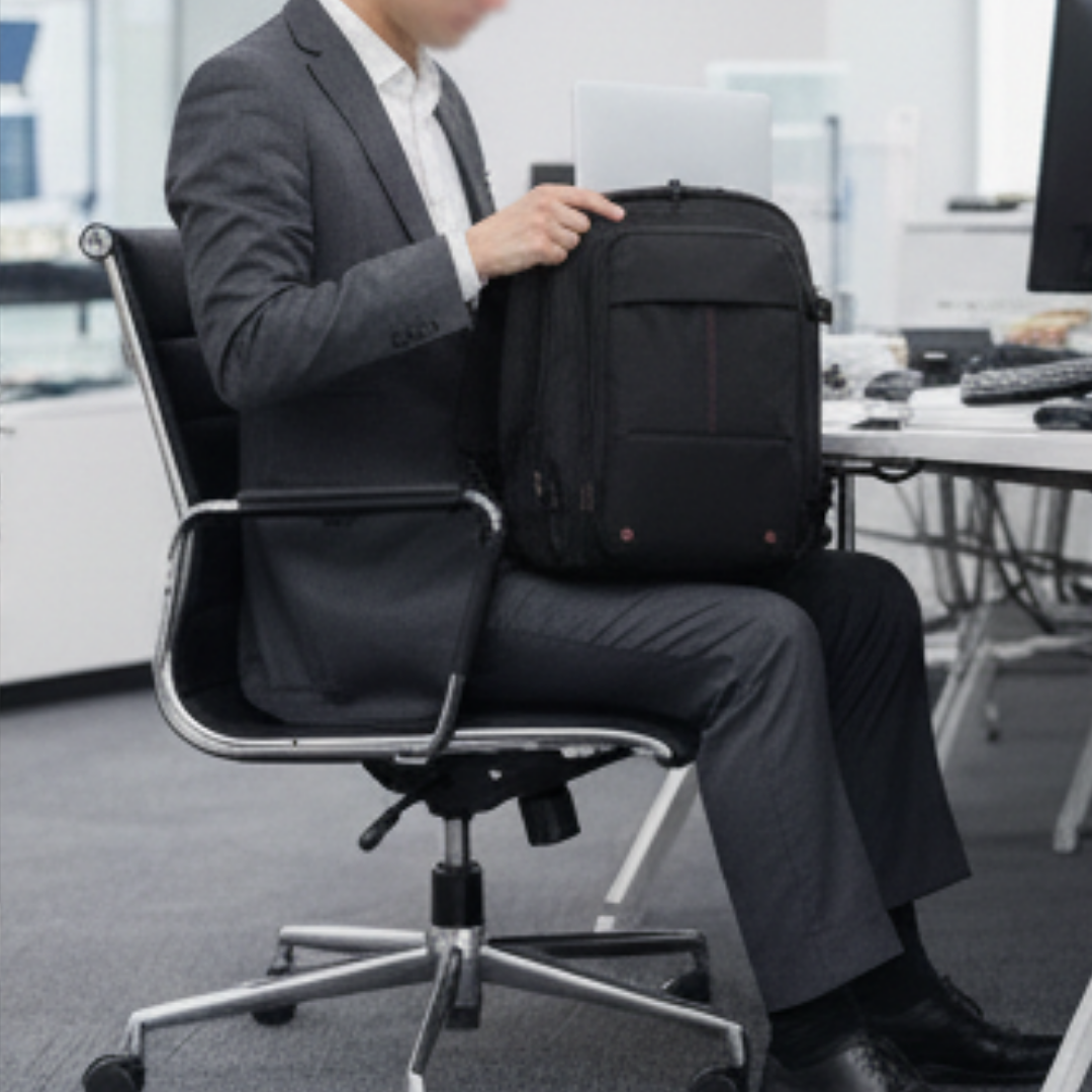 真空圧縮バックパック｜17インチPC対応、TSAロック、拡張＋圧縮で大容量